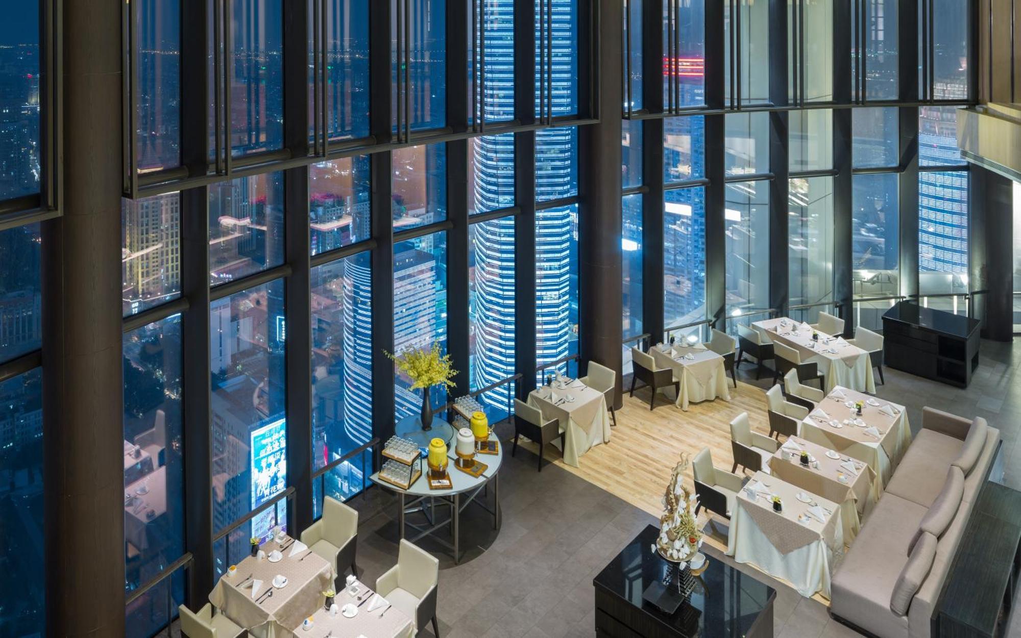 Hotel Jinling 5*